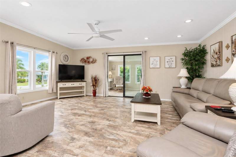 2 bedroom Manufactured Home at 6282 Bob White Drive, Lemon Bay Isles 1st Add, Englewood — photo 4