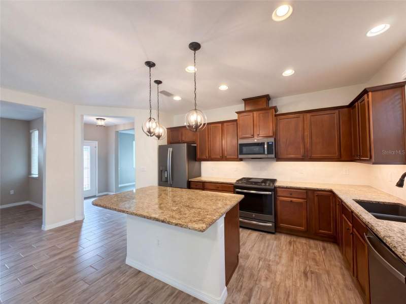 2 bedroom Single Family Residence at 394 Alcove Drive, Cascades/Groveland-Ph 6, Groveland — photo 2