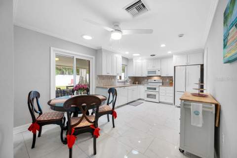 328 Bayview Drive, St Petersburg FL - photo 10 of 46