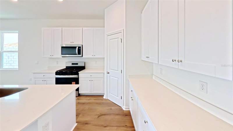 4 bedroom Single Family Residence at 6217 Sanders Grove Circle, Heritage-The Cottages Of Sanders Grove, Leesburg — photo 3
