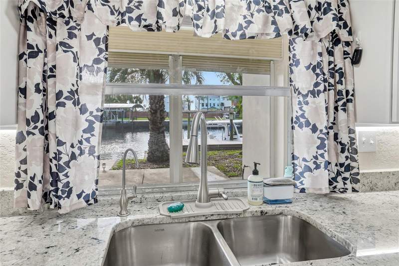 3 bedroom Single Family Residence at 3332 Gulf Winds Circle, Gulf Coast Ret, Hernando Beach — photo 5