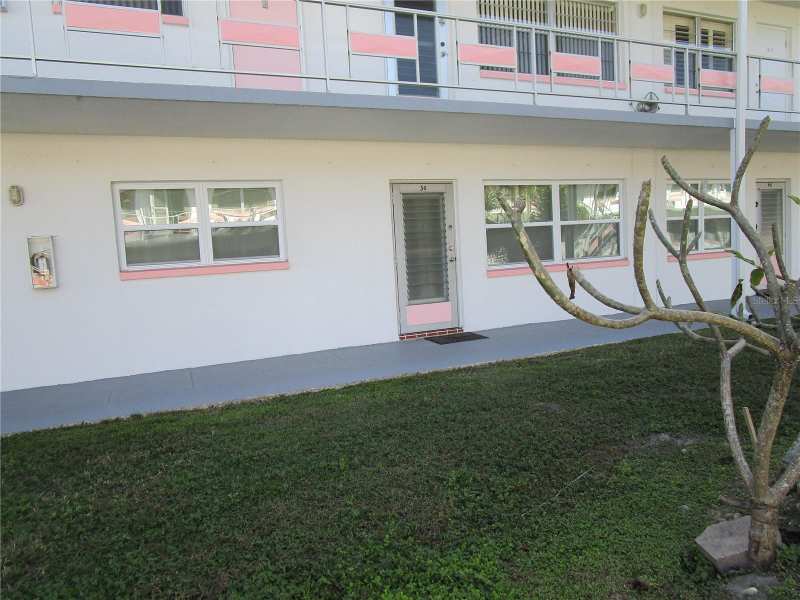 2 bedroom Condominium at 5876 21st Street #3, Town Apts Condo, St Petersburg — photo 1