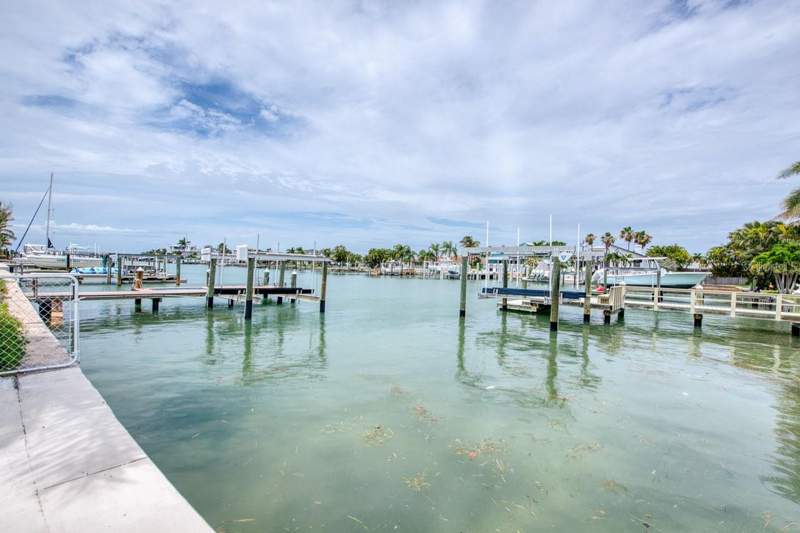 3 bedroom Single Family Residence at 12125 6th Street, Capri Isle Sub, Treasure Island — photo 4