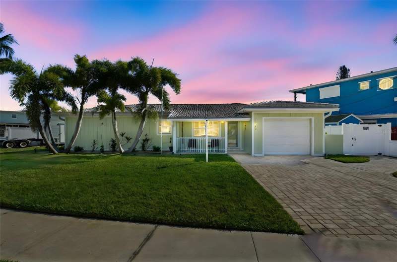 2 bedroom Single Family Residence at 15302 Harbor Drive, Lone Palm Beach 5th Add Blk 29 Rep, Madeira Beach — photo 2