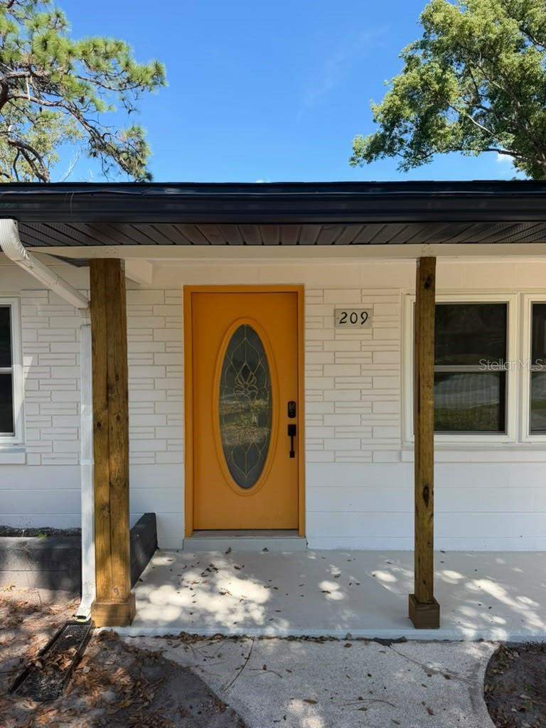 4 bedroom Single Family Residence at 209 Plaza Oval, Sunset Manor, Casselberry — photo 2