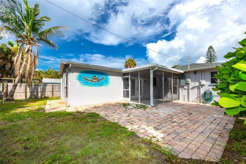 3 bedroom Single Family Residence at 504 79th Avenue, St Petersburg Beach North Unit 2, St Pete Beach — photo 2