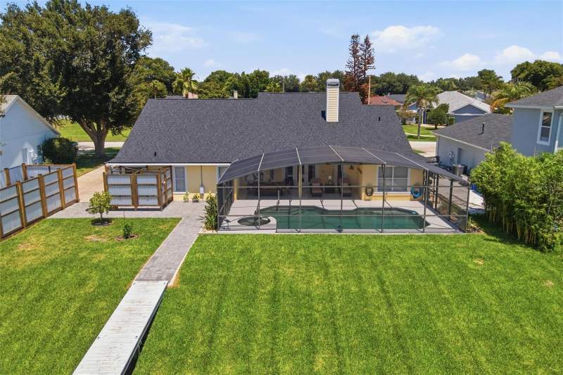 4 bedroom Single Family Residence at 3716 Bayshore Circle, Tavares Lakeside At Tavares Sub, Tavares — photo 3