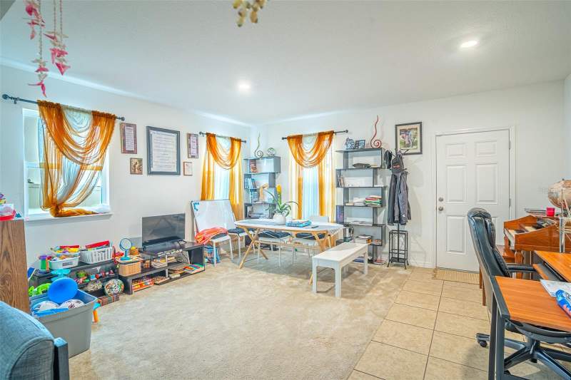 4 bedroom Single Family Residence at 15107 Zenith Avenue, Knight Lake Estates, Mascotte — photo 3
