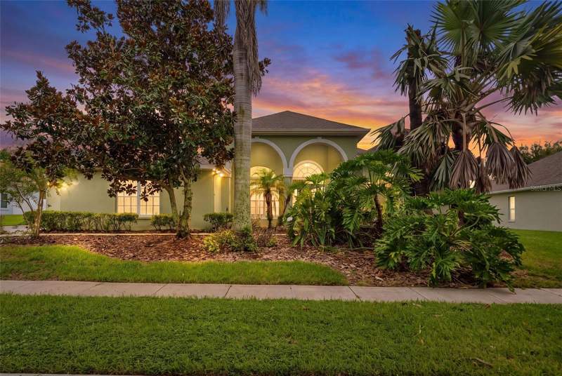 2806 SPINNING SILK COURT home for sale in Formosa Gardens