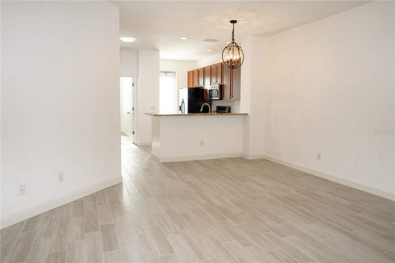 3 bedroom Townhouse at 8481 Leeland Archer Boulevard, Newbury Park, Orlando — photo 4
