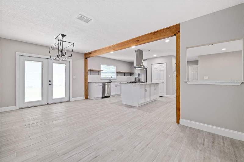 4 bedroom Single Family Residence at 408 W Virginia Avenue, Jones B U, Tampa — photo 5