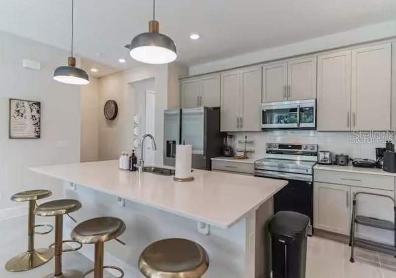 3 bedroom Townhouse at 7842 Spectrum Drive, Spectrum At Reunion Ph 2, Kissimmee — photo 5