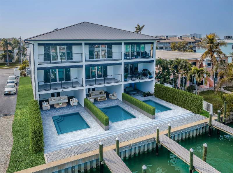 4 bedroom Townhouse at 12305 3rd Street #2, Capri Isle Townhomes, Treasure Island — photo 3