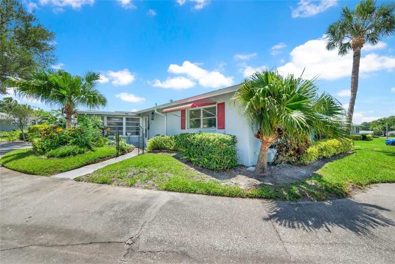 2 bedroom Condominium at 1608 Whitebridge Drive #B, Highland Lakes Condo 1 Bldg 4 Apt B, Palm Harbor — photo 1
