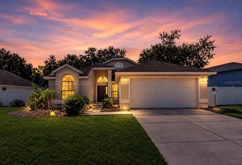 3 bedroom Single Family Residence at 4302 Longfellow Drive, Walden Lake Unit 30 Ph 11 S, Plant City — photo 1