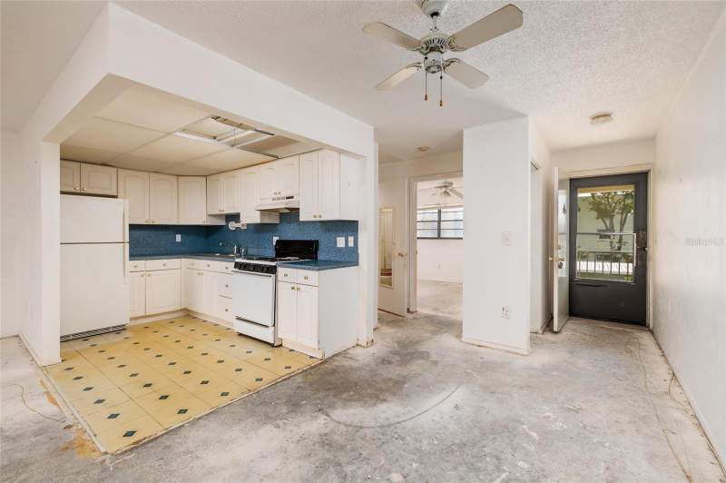 1 bedroom Condominium at 5980 Terrace Park Drive #208, Terrace Park Of Five Towns, St Petersburg — photo 5