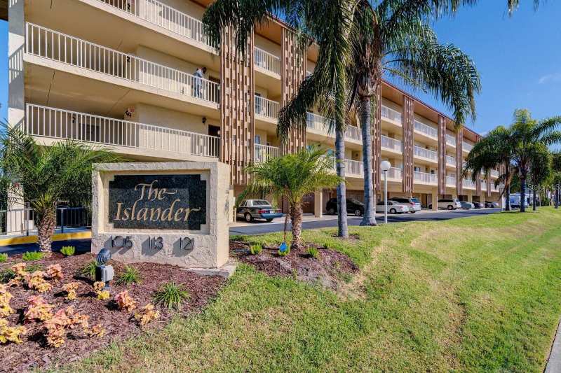 2 bedroom Condominium at 105 Island Way #132, Islander The Condo, Clearwater — photo 1