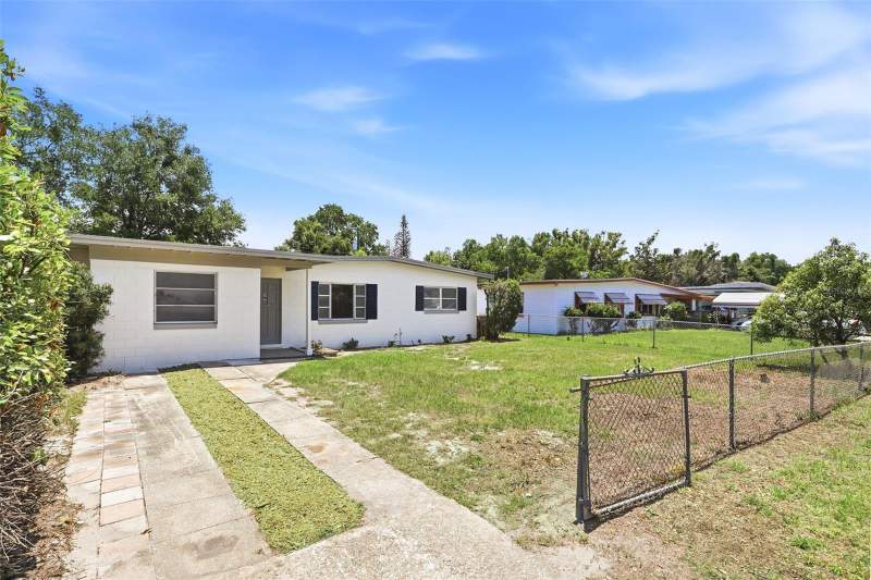4 bedroom Single Family Residence at 1300 Morningside Street, Triangle Acres, Mount Dora — photo 2
