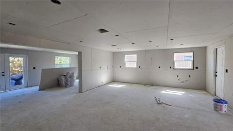 5519 Denver Street, St Petersburg FL - photo 9 of 58