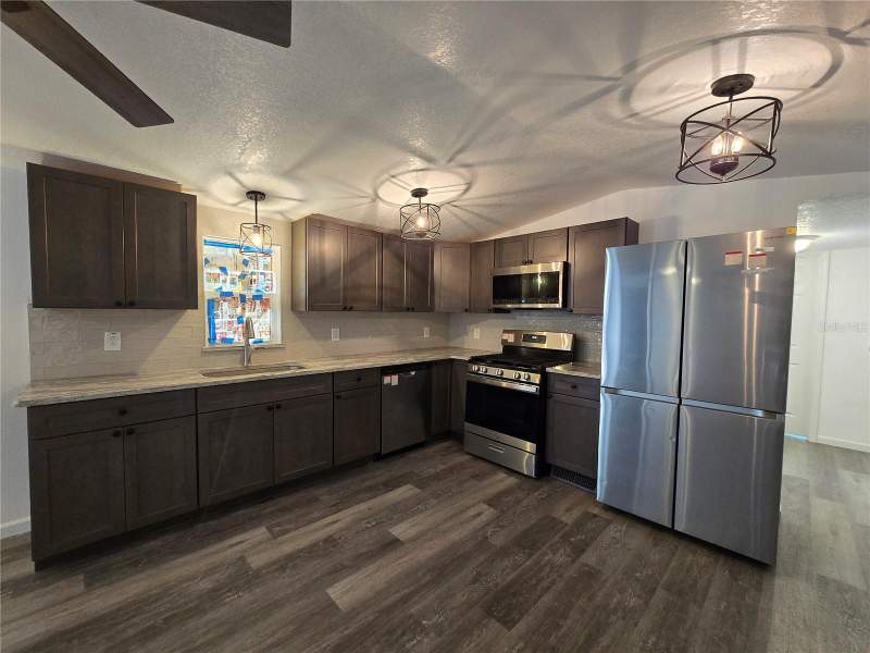 3 bedroom Manufactured Home at 43541 Dixie Drive, Chain O Lakes, Paisley — photo 3