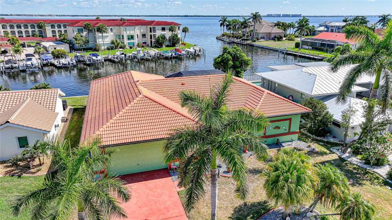 3 bedroom Single Family Residence at 2750 Aqua Court, Punta Gorda Isles Sec 4, Punta Gorda — photo 2