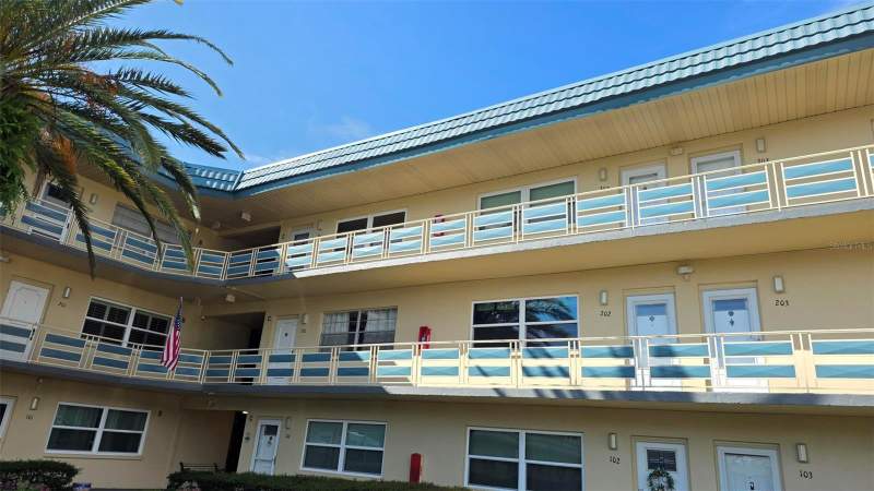 1 bedroom Condominium at 5750 80th Street #C202, Five Towns Of St Pete, St Petersburg — photo 2