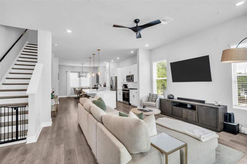 3 bedroom Townhouse at 2851 1st Avenue, Grand Central District Twnhms, St Petersburg — photo 3