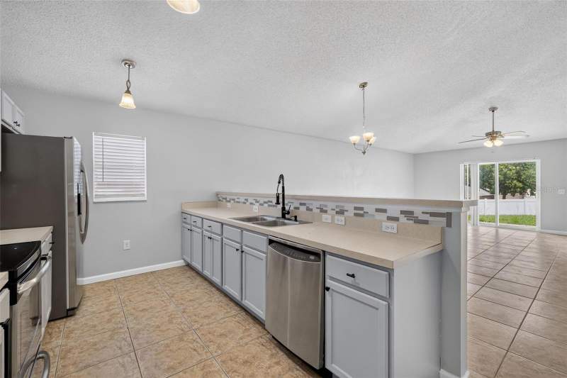 4 bedroom Single Family Residence at 2225 Sandridge Circle, Eustis Quail Hollow, Eustis — photo 4