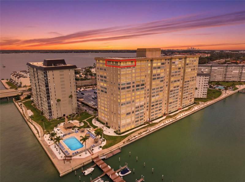 Bayway Isles Point Brittany Four