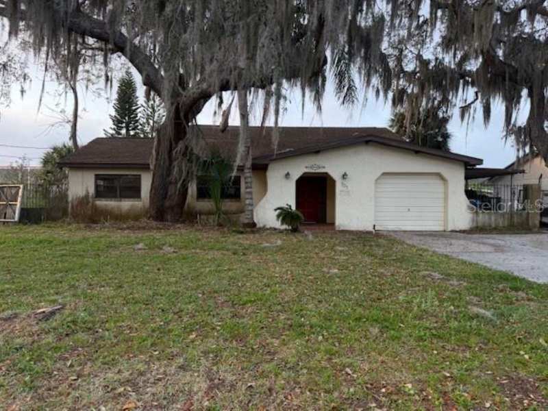 4 bedroom Single Family Residence at 701 Madison Street, Tavares, Tavares — photo 1