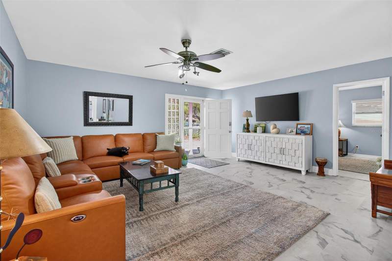 3 bedroom Single Family Residence at 5723 1ST STREET, EDGEMOOR ESTATES G H REP, ST PETERSBURG — photo 4