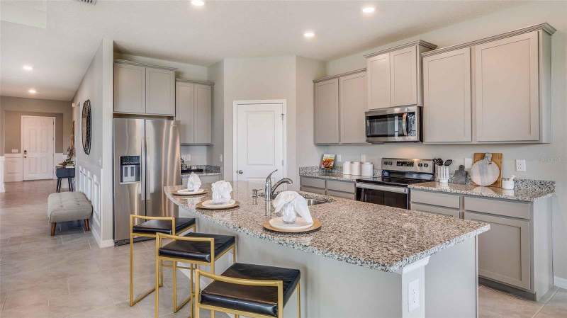 4 bedroom Single Family Residence at 3503 Hazy Glen Lane, Varrea, Plant City — photo 3
