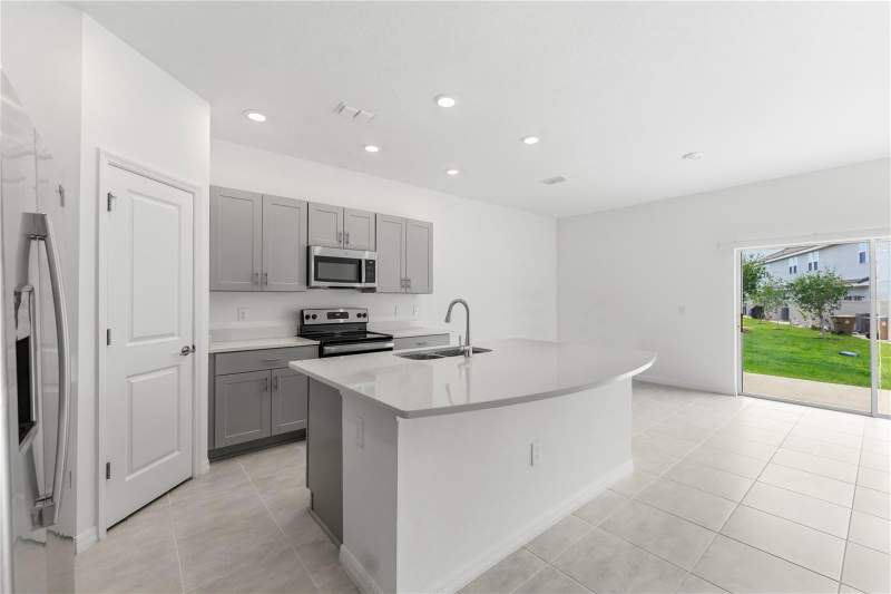 3 bedroom Townhouse at 1406 Anchor Bend Way, Bellalago Pod G Twnhms, Kissimmee — photo 5