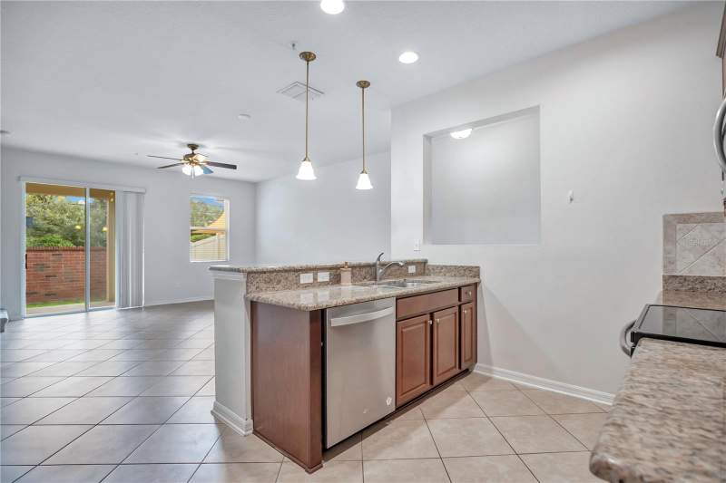 3 bedroom Townhouse at 196 Windflower Way, Arborview Park Rep, Oviedo — photo 2