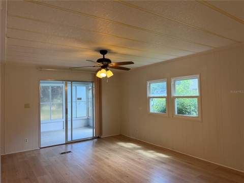 925 Beechwood Avenue, Lady Lake FL - photo 8 of 26