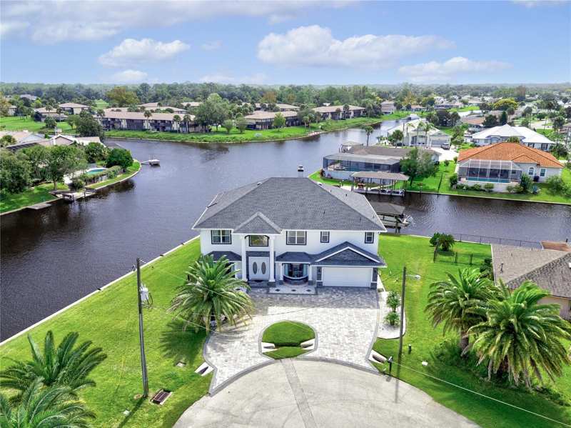 6 bedroom Single Family Residence at 16 Florence Court, Palm Coast, Palm Coast — photo 1