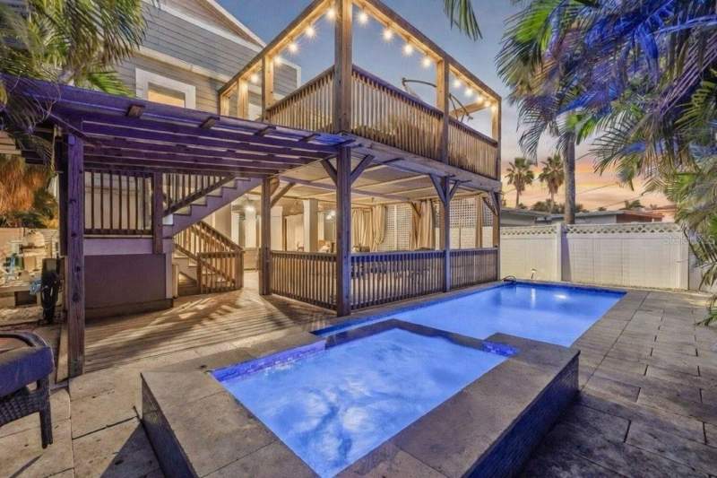 4 bedroom Single Family Residence at 3404 E Maritana Drive, Don Ce-Sar Place, St Pete Beach — photo 3