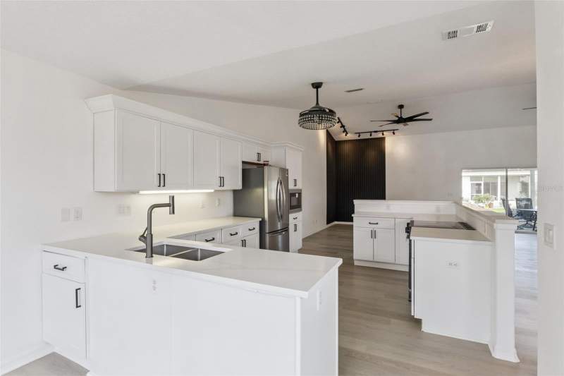 3 bedroom Single Family Residence at 5729 King James Avenue, Royal Highlands Ph 01B, Leesburg — photo 5