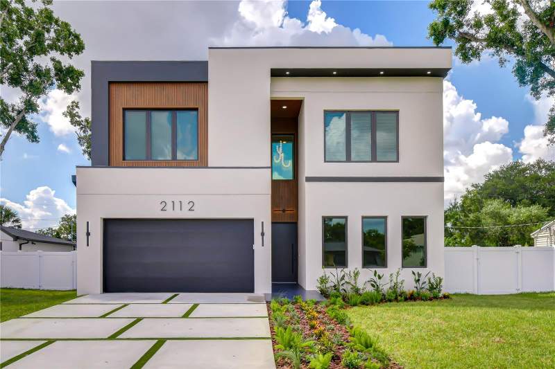 2112 W FARWELL DRIVE