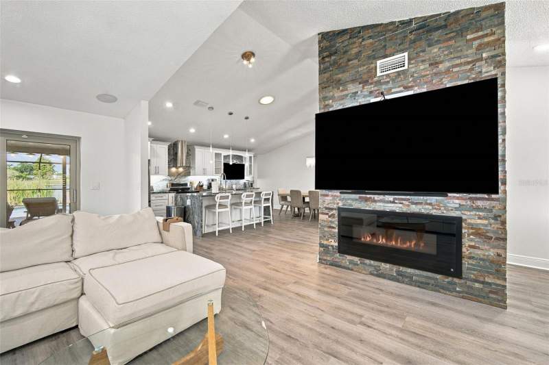 4 bedroom Single Family Residence at 6706 Ranger Drive, Bay Port Colony Ph III Un 1, Tampa — photo 5