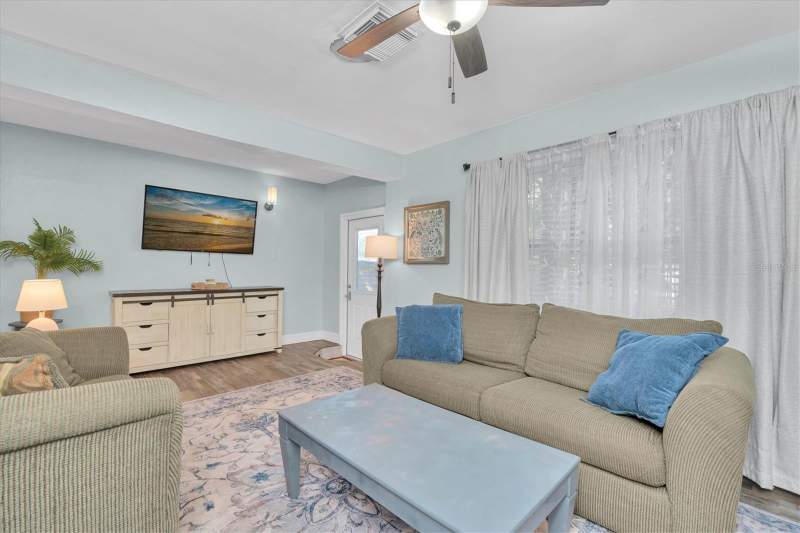 2 bedroom Single Family Residence at 2925 Park Street, Jungle Terrace Sec B, St Petersburg — photo 3