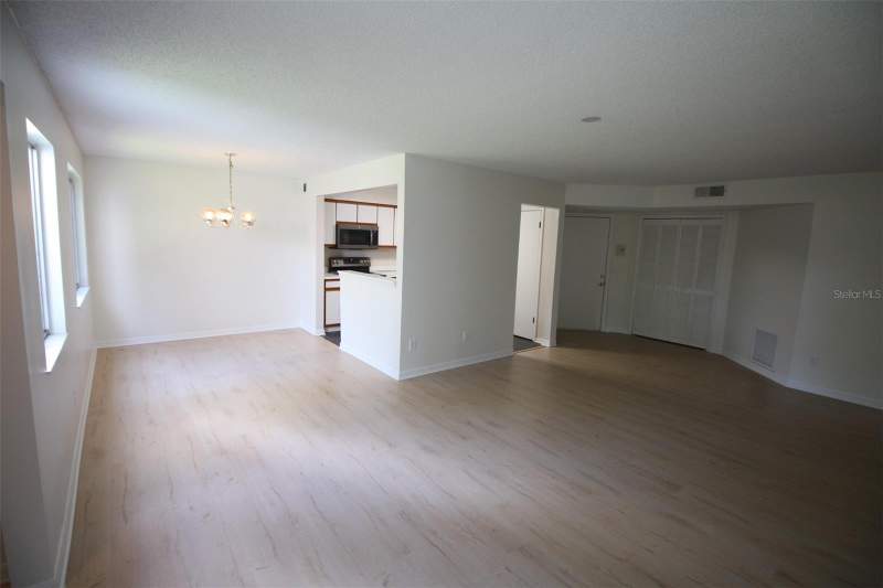 2 bedroom Condominium at 5301 White Cliff Lane #1002, Coach Homes At Dover Village, Orlando — photo 2