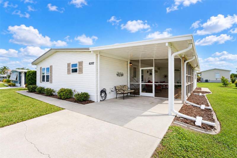 2 bedroom Manufactured Home at 6282 Bob White Drive, Lemon Bay Isles 1st Add, Englewood — photo 2