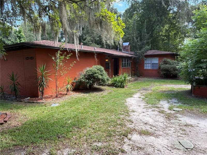 3 bedroom Single Family Residence at 1830 SW Williston Road, Gainesville, Gainesville — photo 1