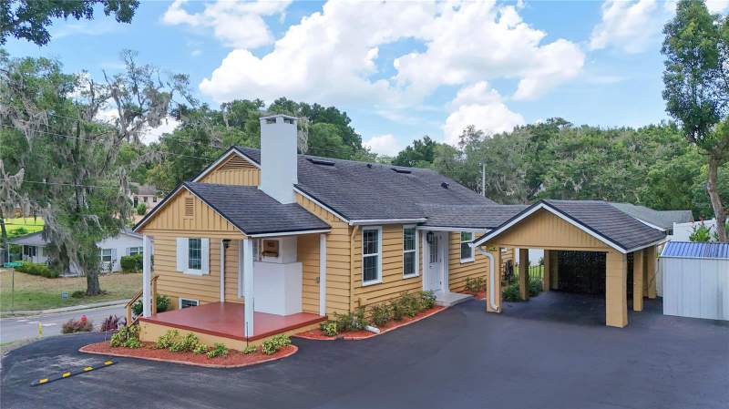 4 bedroom Single Family Residence at 102 N Clayton Street, Brynes, Mount Dora — photo 2
