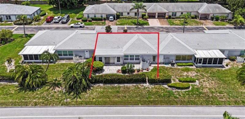 2 bedroom Condominium at 8359 Candlewood Road #8359, Chateaux De Bardmoor, Seminole — photo 2