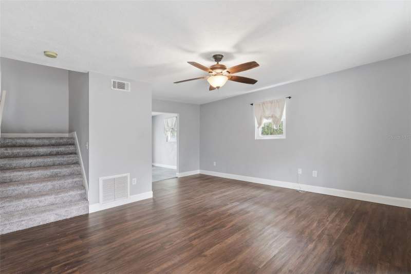3 bedroom Single Family Residence at 41707 ASPEN ST, ROYAL TRAILS UNIT 01, EUSTIS — photo 5