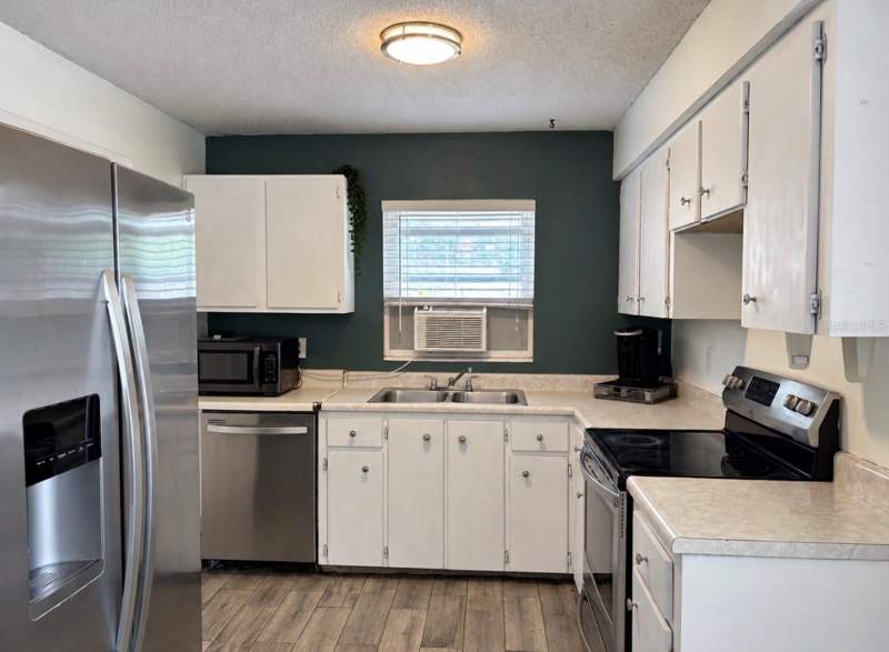 3 bedroom Single Family Residence at 6745 Larch Lane, Azalea Park Sec 15 Rep 02, Orlando — photo 3