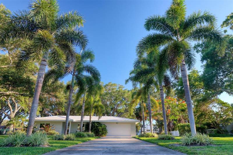 2 bedroom Single Family Residence at 5 Shore Drive, Dunedin Shores Sub, Dunedin — photo 2
