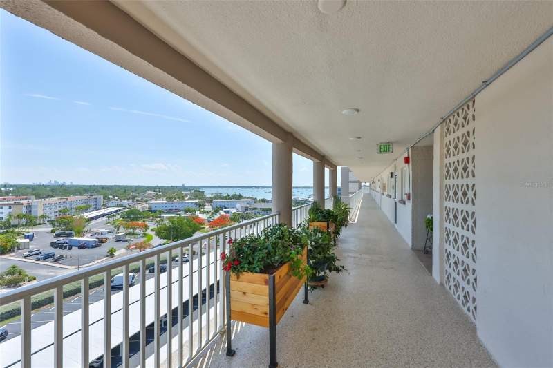 1 bedroom Condominium at 5980 Shore Boulevard #907, Town Shores Of Gulfport, Gulfport — photo 3